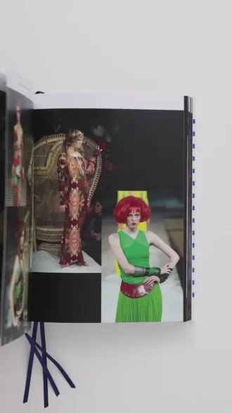 Cartea de prezentare a colecțiilor Jean Paul Gaultier – Franceză